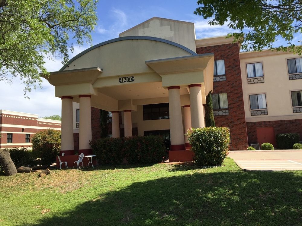 Quality Inn & Suites Lampasas Exterior photo